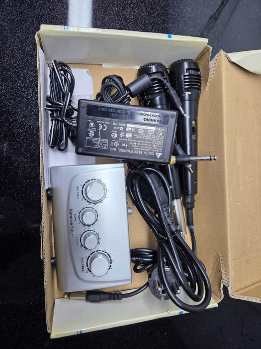 Preamplificator Microfon cu Efect 2 Microfoane Karaoke Azusa MIK0115