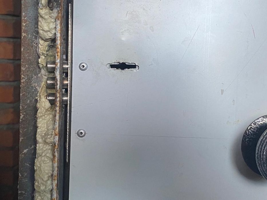 Продам хорошую дверь