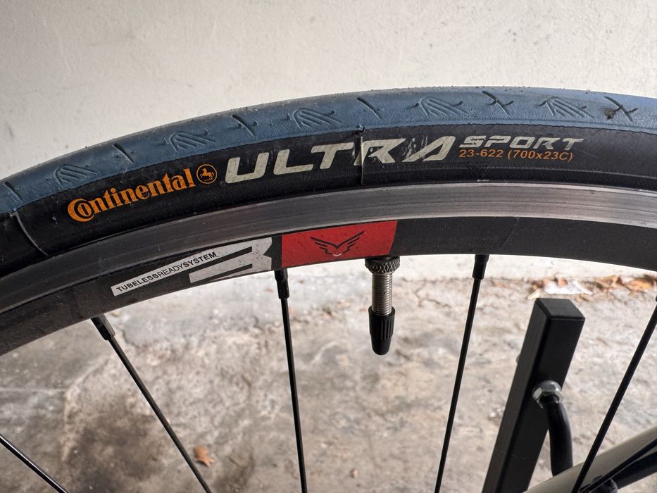 Bicicleta cursiera Felt 75 F Series.