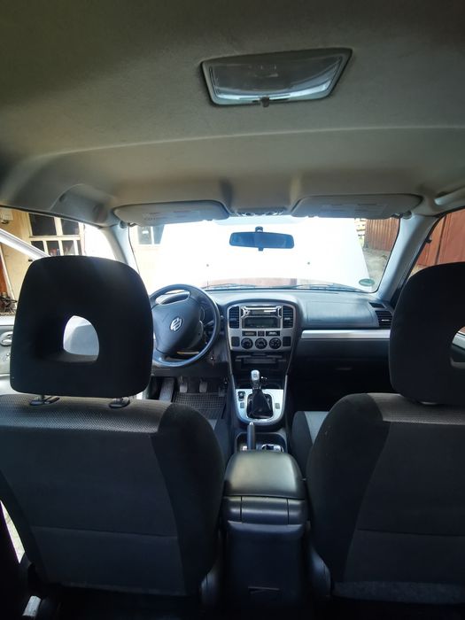 Vând Suzuki Grand Vitara 1.6 an 2005