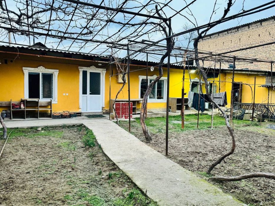 Hovli uy sotiladi mo’ljal 19 maktab 16 etaj dom gazirovka ko’cha