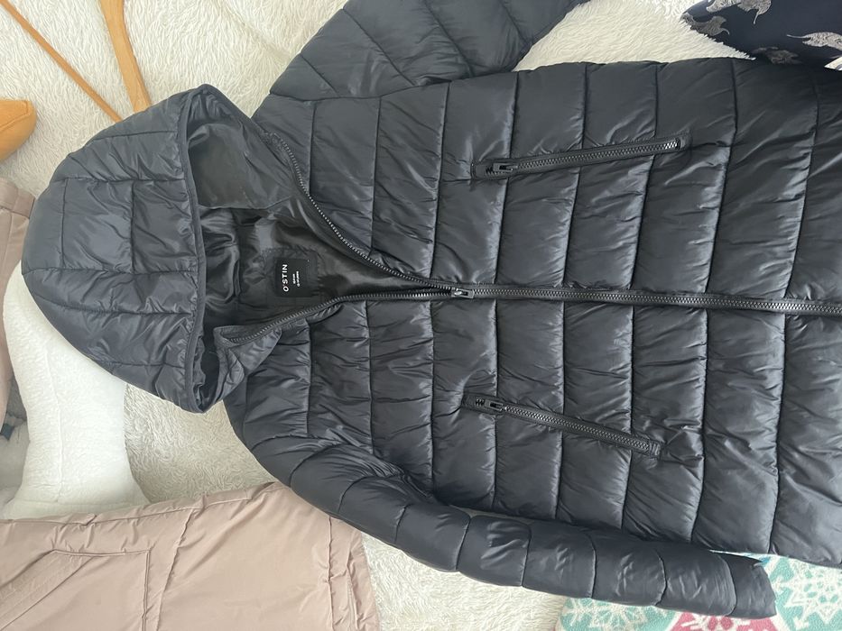 Продам куртку на девочку