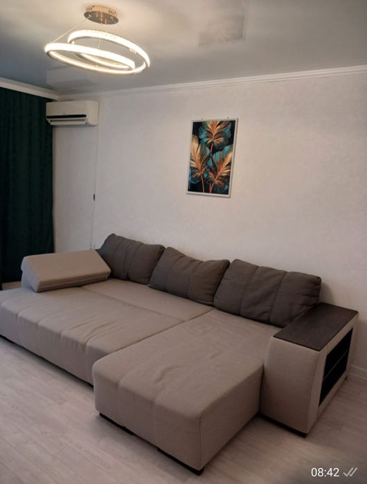 Продам  диван,  вместительный,  качественный.