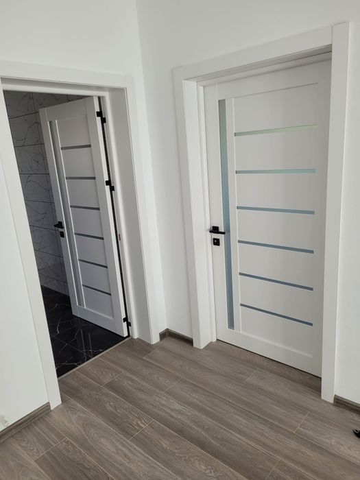 Montaj uși interior exterior.
