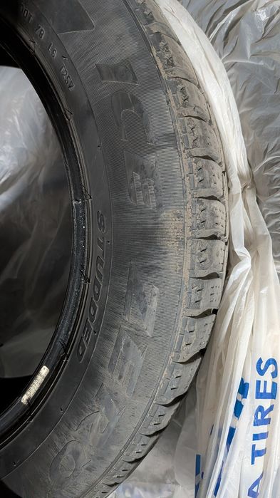 Шины 215/60/17 Pirelli ice zero / зима -  шипы