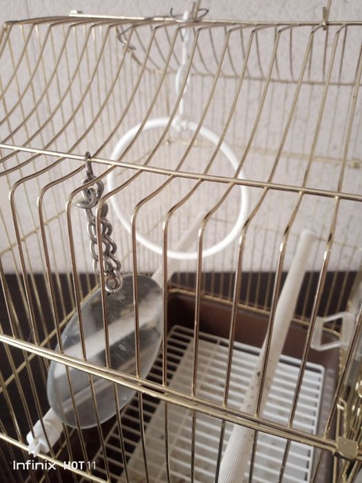 Продам клетку для попугая