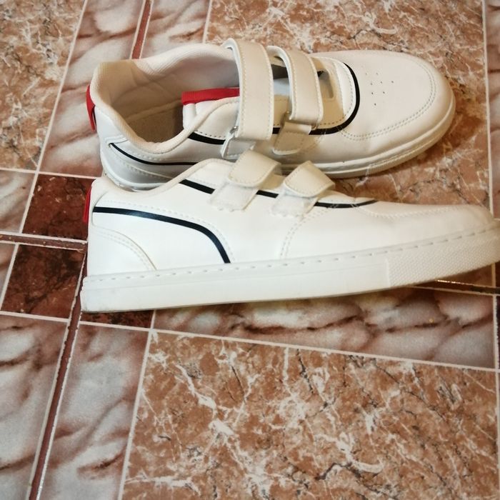 Adidași mărimea 36