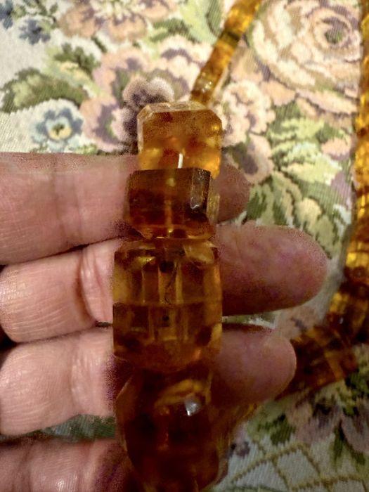 голям гердан от натурален кехлибар