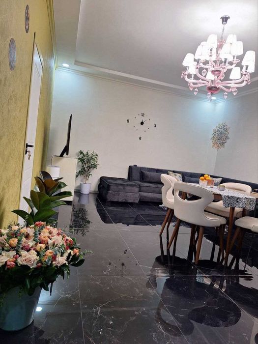 Дом 3 комнаты 1.3 сотки Азербайджанский центр, Мирабадский р-н