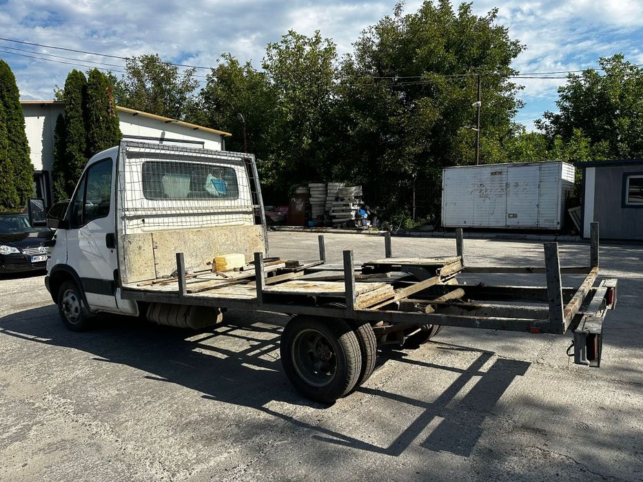 Vând Iveco Daily  35 C 10  în stare bună.