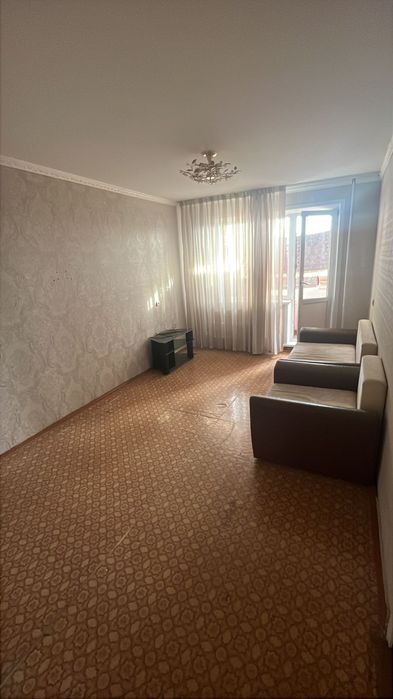 Продам 2к в 19 мкр 8/9