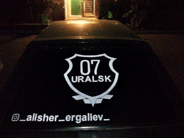 Наклейки для авто