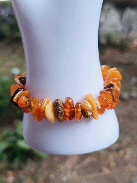 Veche brățară din chihlimbar natural baltic, cognac, butterscoth, brun