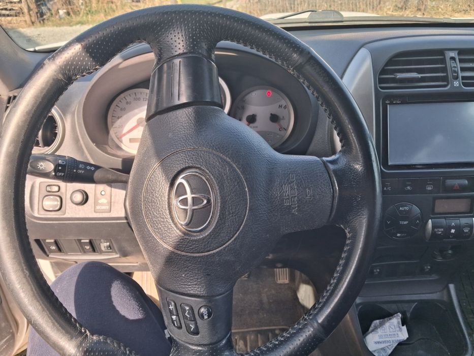Toyota rav 4 din 2004
