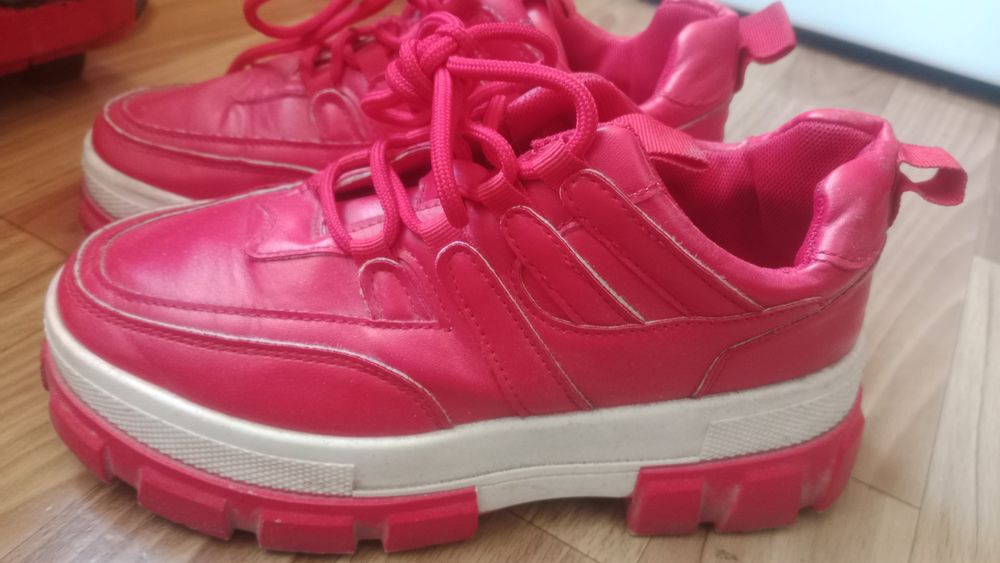 Продам кроссовки в отличном состоянии