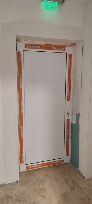 Termopane și Rulouri Exterioare