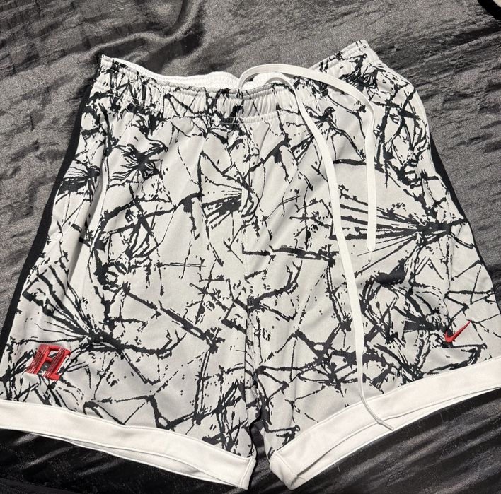 Къси гащи найк