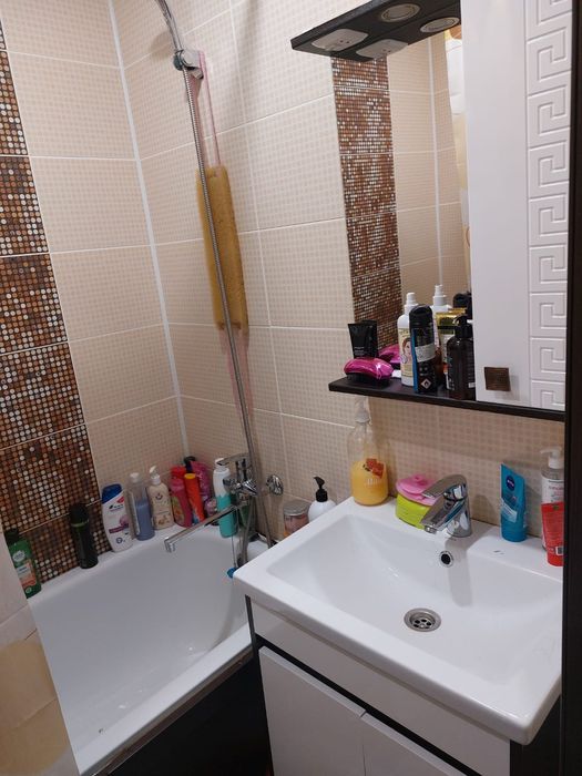 2 комнатная, улучшенная, 10 микрорайон