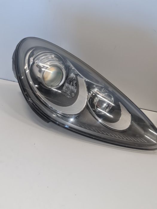 Far avariat Porsche Cayenne 7P Xenon/ an - 2011- 2015 OEM / Europa