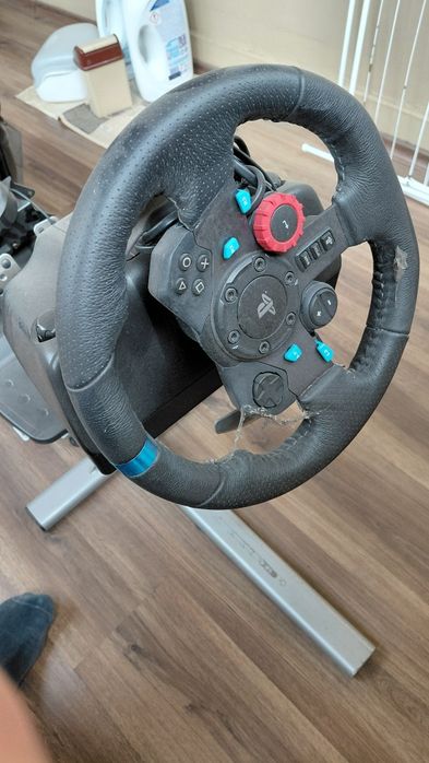 Волан logitech с педали и седалка playseat
