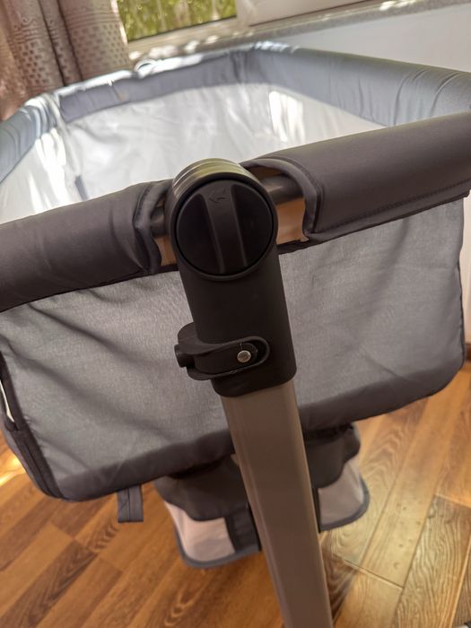 Приставная кроватка с функцией маятника