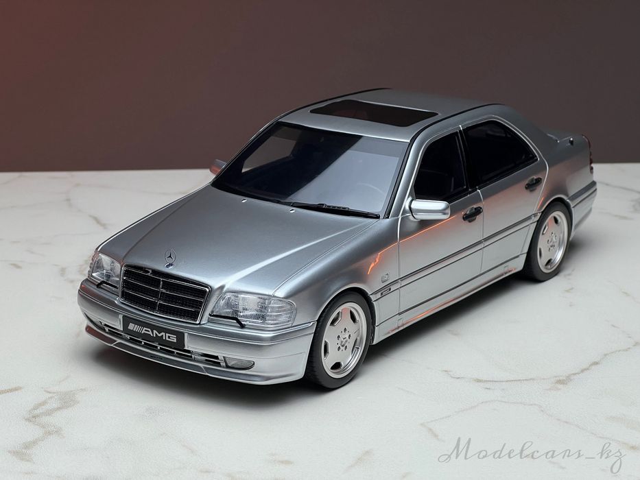 1:18 Mercedes C36 AMG W202 коллекционная модель