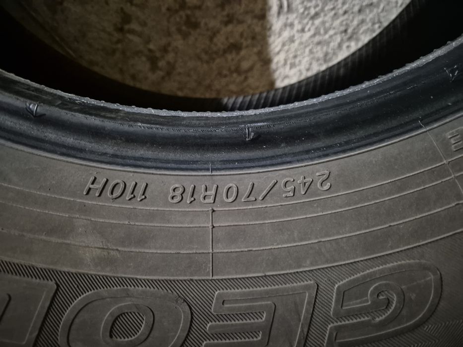 Продам шины на 18