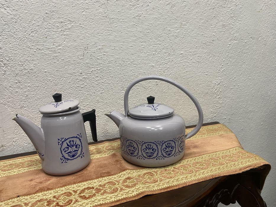 Френски емайлирани чайници