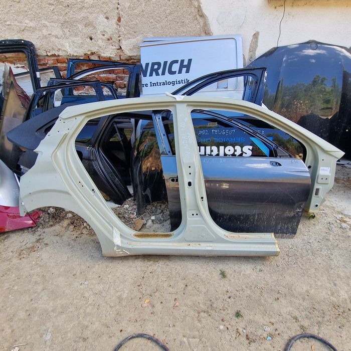 Hyundai i10 3   2021 колонка,заден десен калник,праг 2бр.