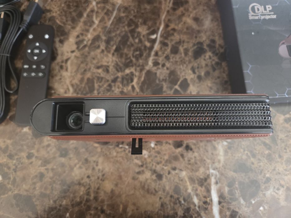 Продавам Преносим проектор