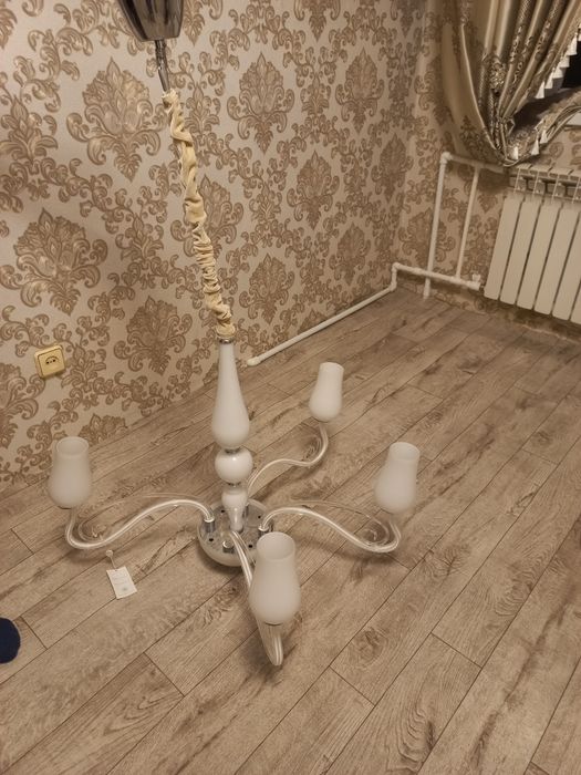 Продам очень классную новую люстру