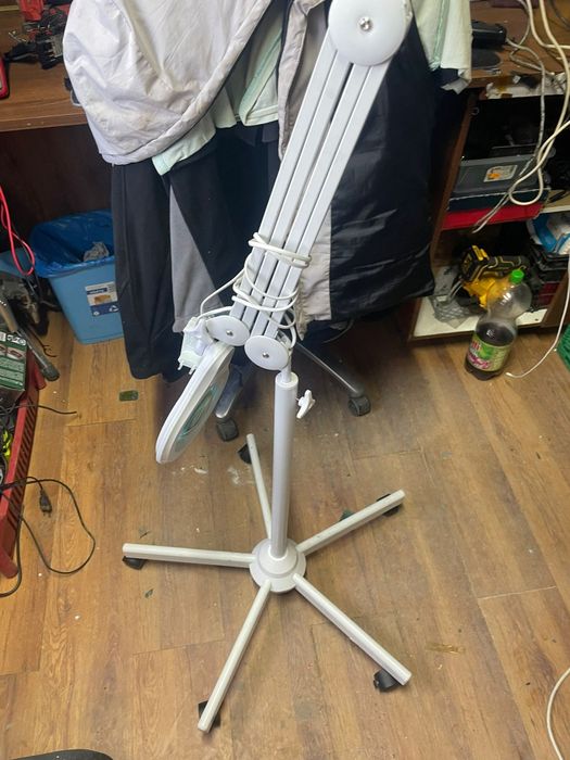 Lupa cu lumina Komerci