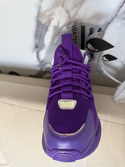 Продам кросовки