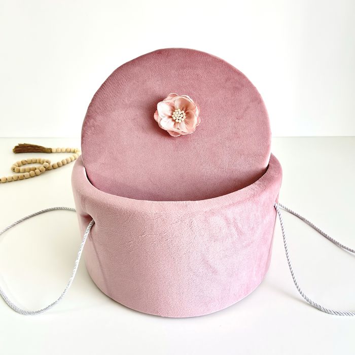 Trusou personalizat pentru botez din muselina si Cutie pentru trusou