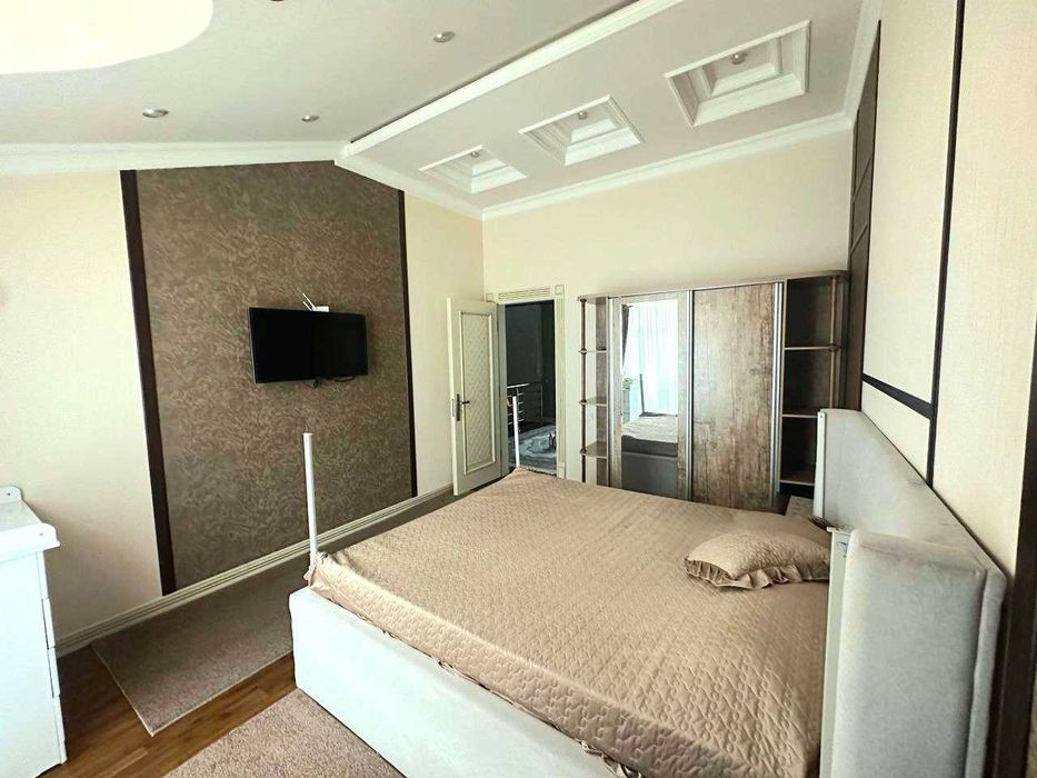 Дуплекс 5/7/8, 178м2, Не торц, Кирп, Свкозная. Ор-р: Туркистон метро