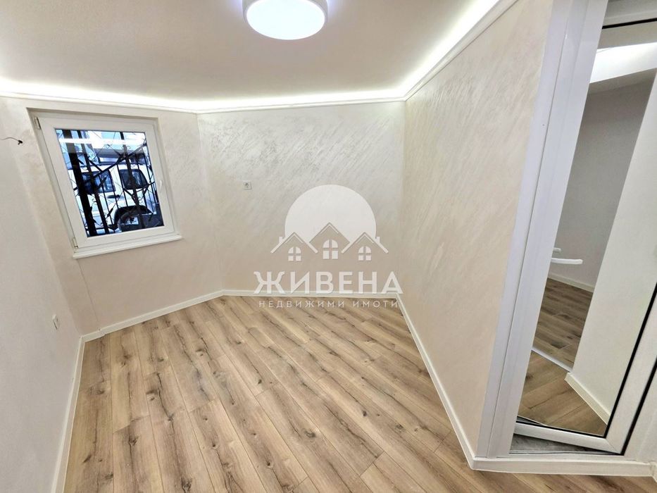 Продава 1-стайно помещение в района на Конфуто, площ 15 кв.м