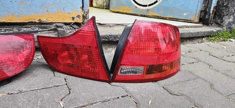 Външни и вътрешни стопове за Audi A4 B7 Ауди А4 Б7 Комби