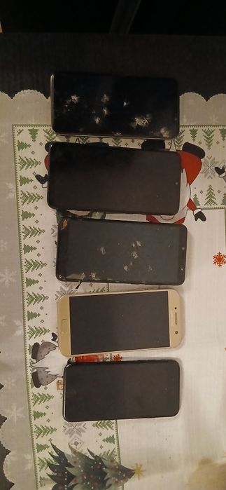 5 telefoane pentru piese sau de reparat