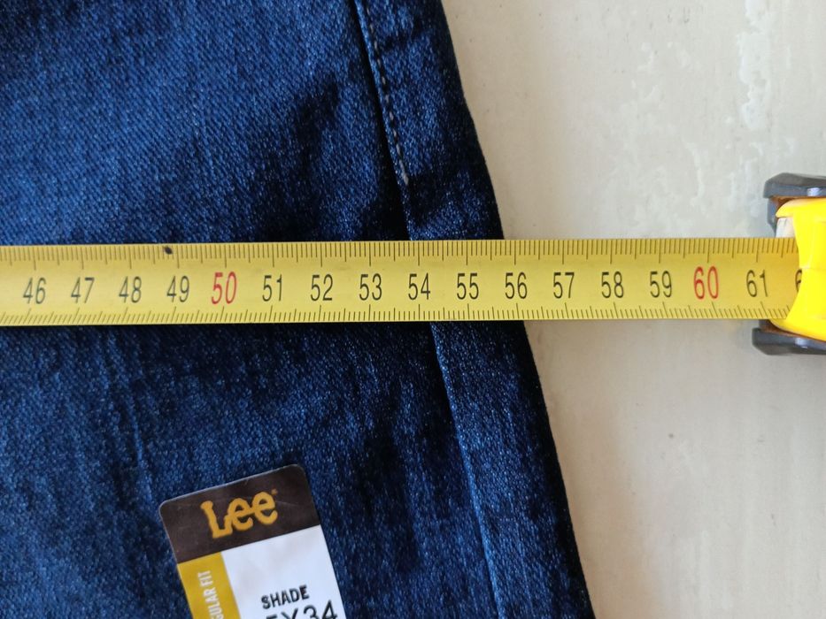 Продам джинсы Lee