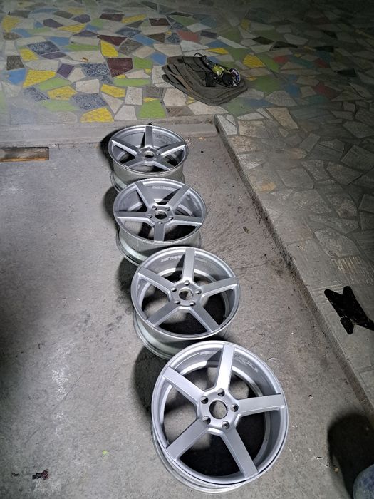 Диски r17 5x112 Vossen