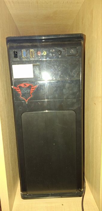 Vand pc office si gaming sau schimb cu laptop