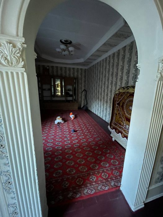 Ховли сотилади АРК томонда