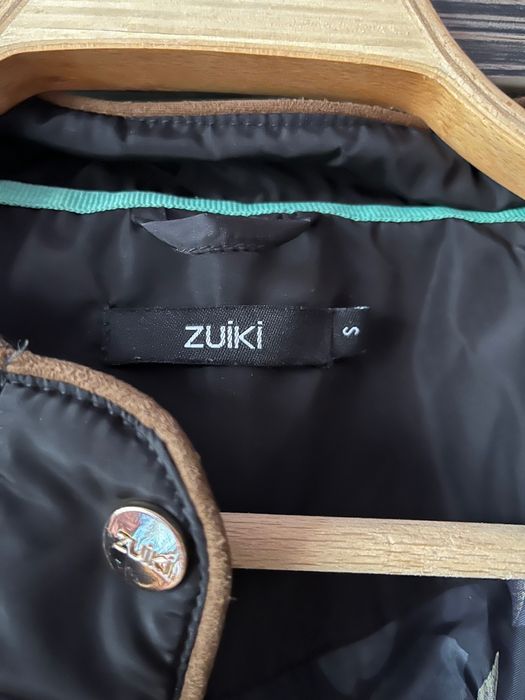 Продавам дамско преходно яке