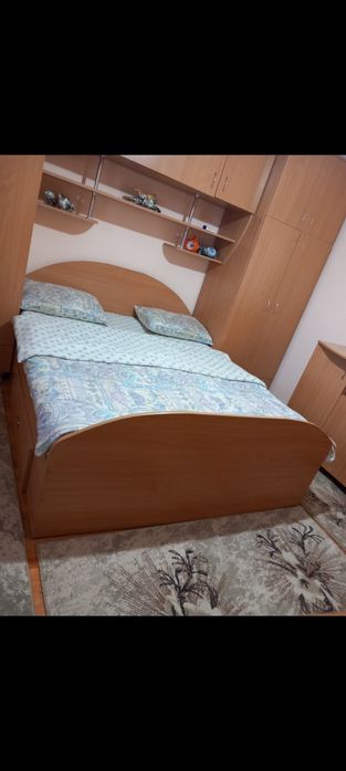 Dulap și pat cu saltea