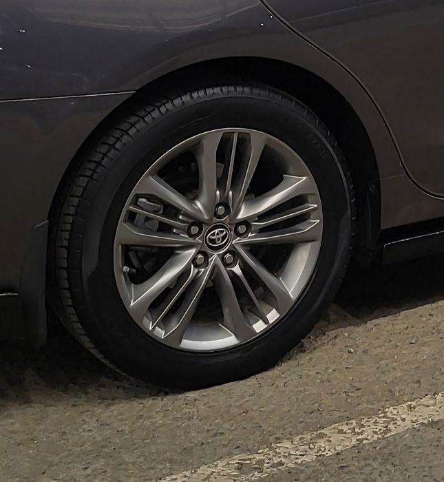 Продам комплект дисков и шин