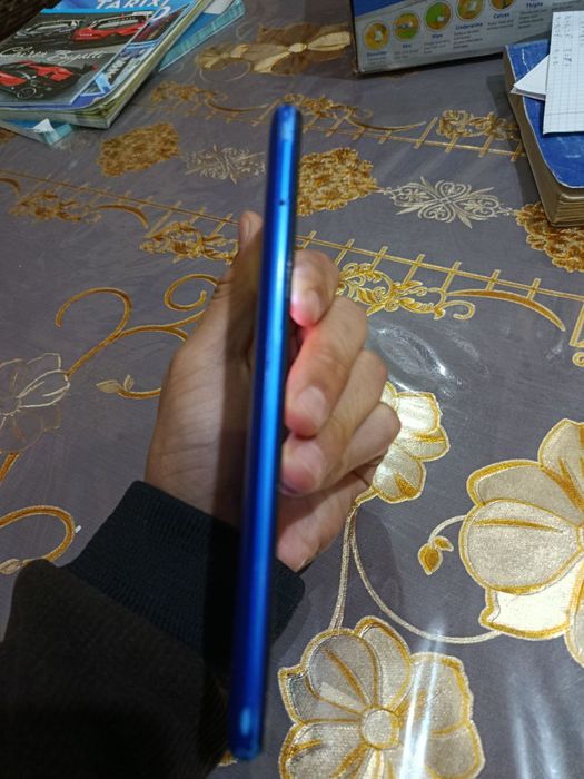 Redmi 9.a yaxshi sostayenada orginnal zaryadchiklari bo 32/2  tiniq