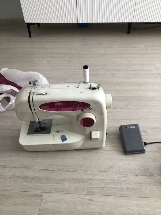 Швейная машинка brother
