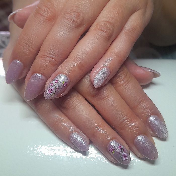 Маникюр и наращивание ногтей