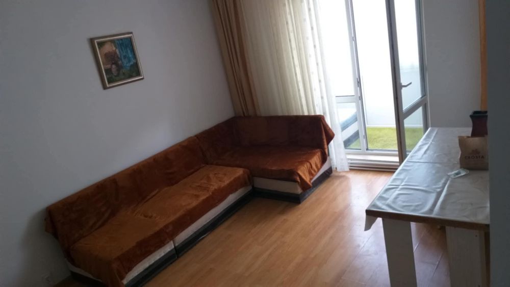 Pf închiriez ap cu 3 camere SD