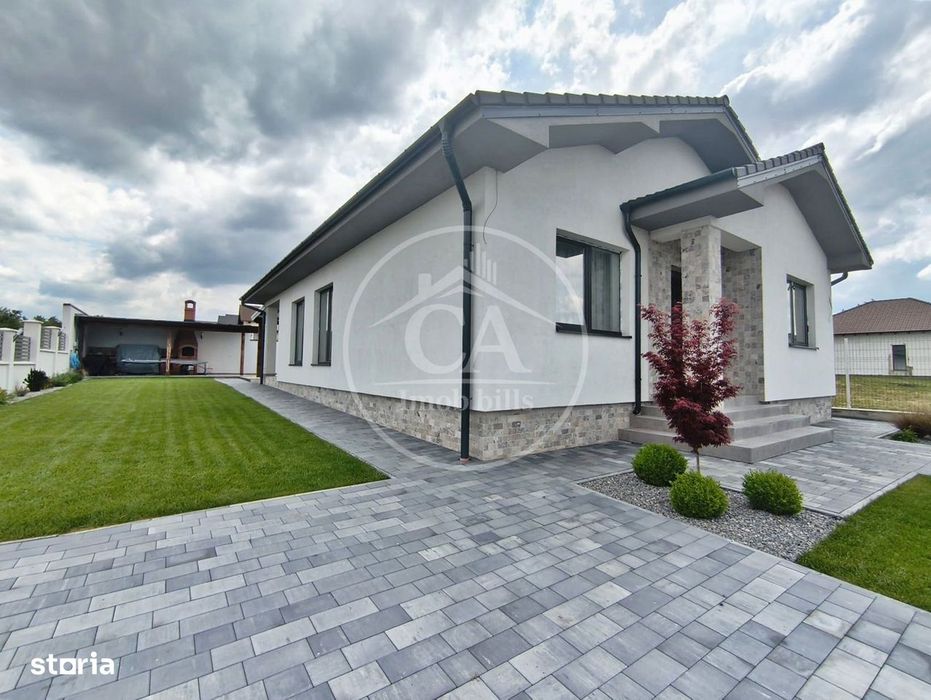 Casa de vanzare cu 4 camere si piscina in Cihei, Bihor